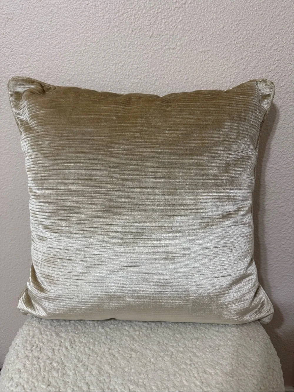 Pier 1 Champagne Beige Gold Ribbed Velvet Throw Decorative Pillow 18 X 18